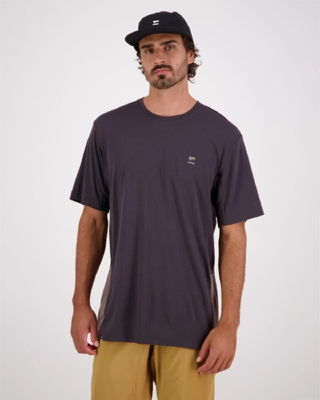 Tarn Merino T-Shirt - Iron / Shale