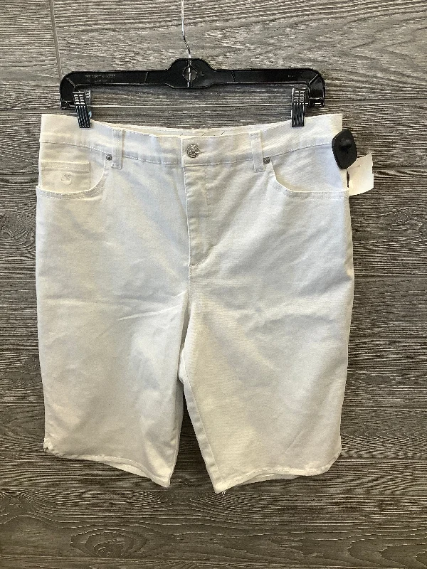 Shorts By Gloria Vanderbilt In White, Size: 12