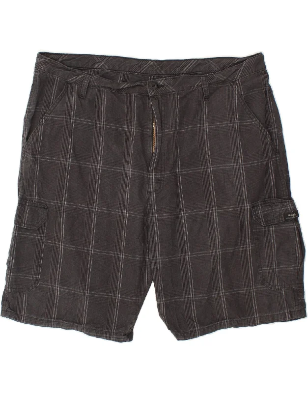 WRANGLER Mens Cargo Shorts W42 2XL Grey Check Cotton